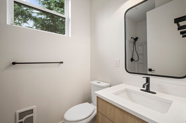 Foto del edificio - 11518 16th Ave NE
