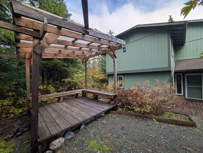 Foto del edificio - Unfurnished, 3Bd/1.5Ba Dgl Townhome, Long ...