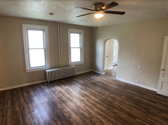 Building Photo - 1022 Chartiers Ave