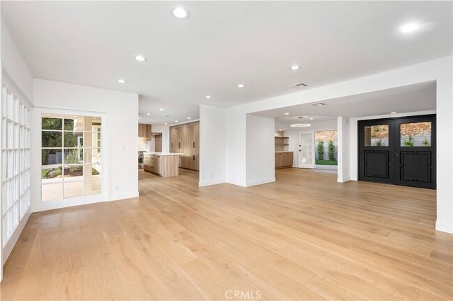 Building Photo - 4620 Encino Ave