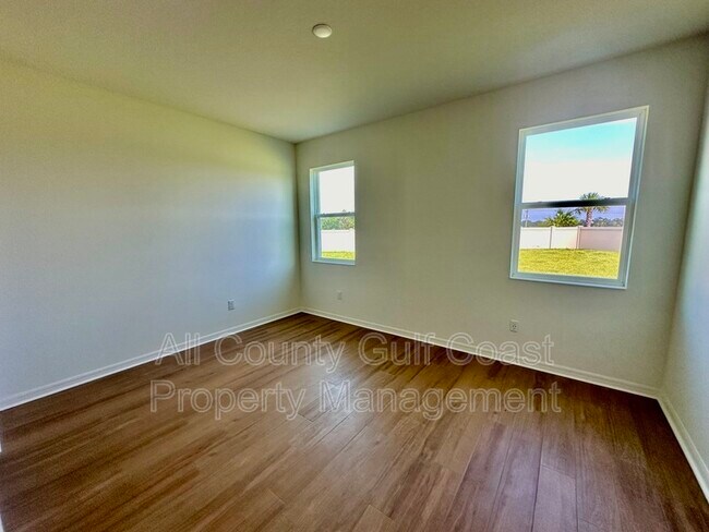 Foto del edificio - 2636 89th St Cir E