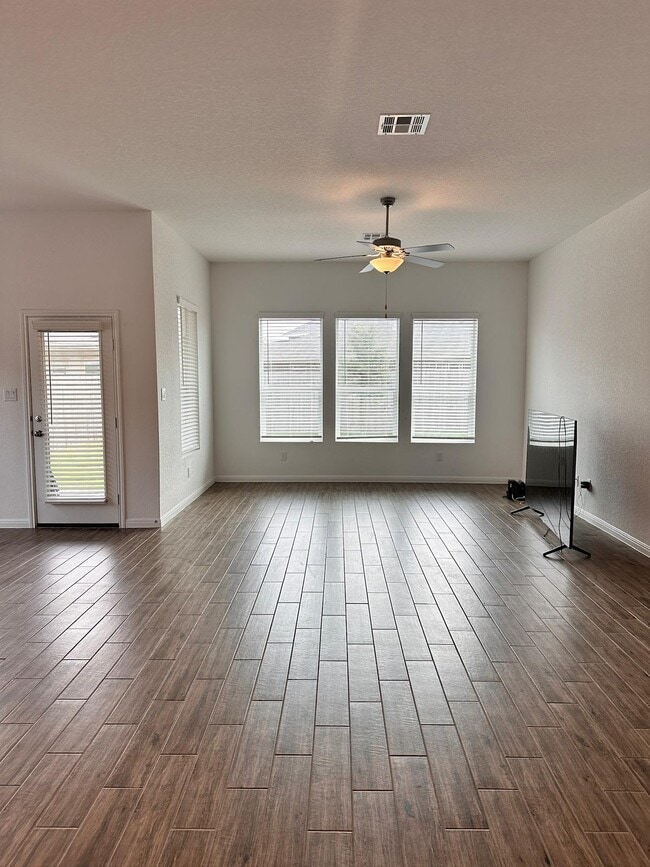 Building Photo - 15126 Nettleton Ml