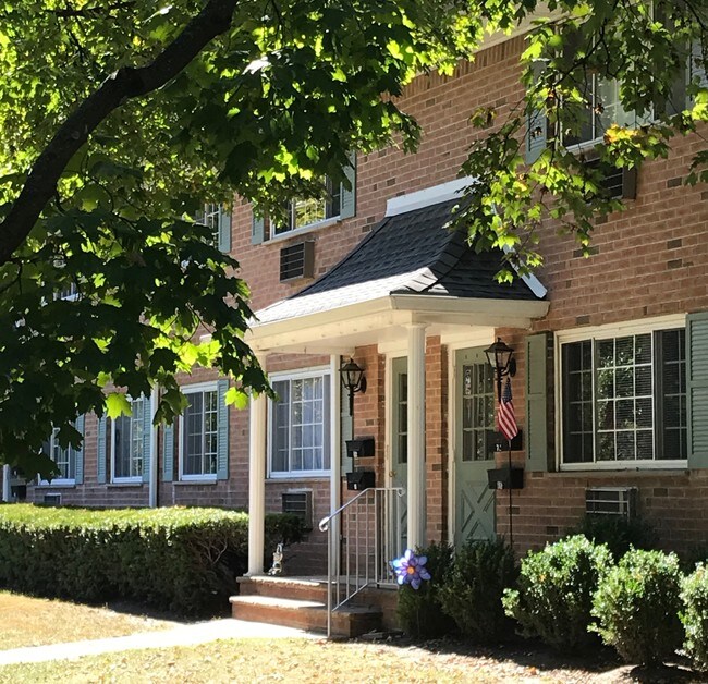 Waterfall Village Apartments Bloomingdale, NJ