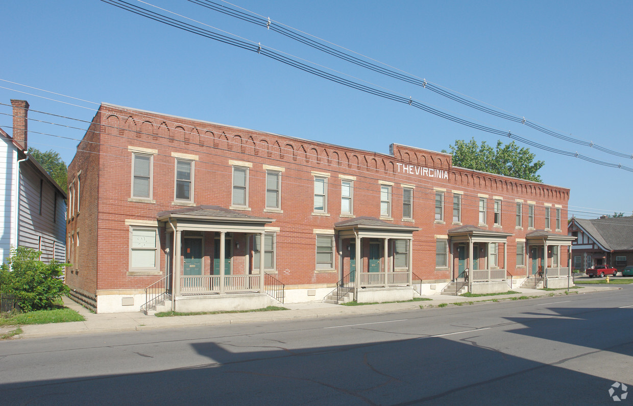 Primary Photo - 1009-1023 Summit St