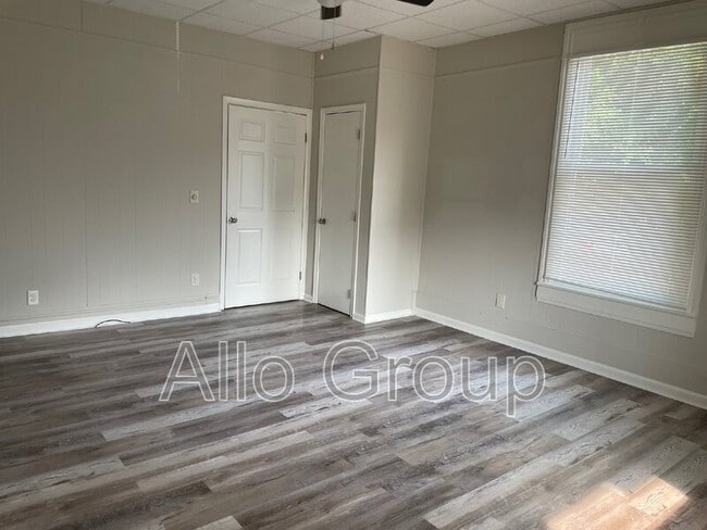 Building Photo - 9878 Canterbury Rd