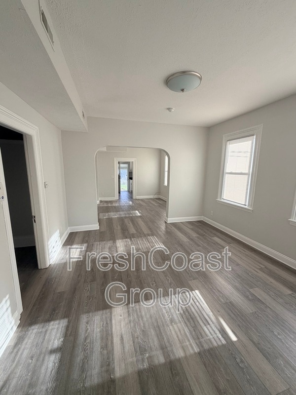 Building Photo - 2049 W 28th St