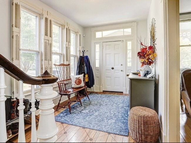 Building Photo - 27 N Hanson St