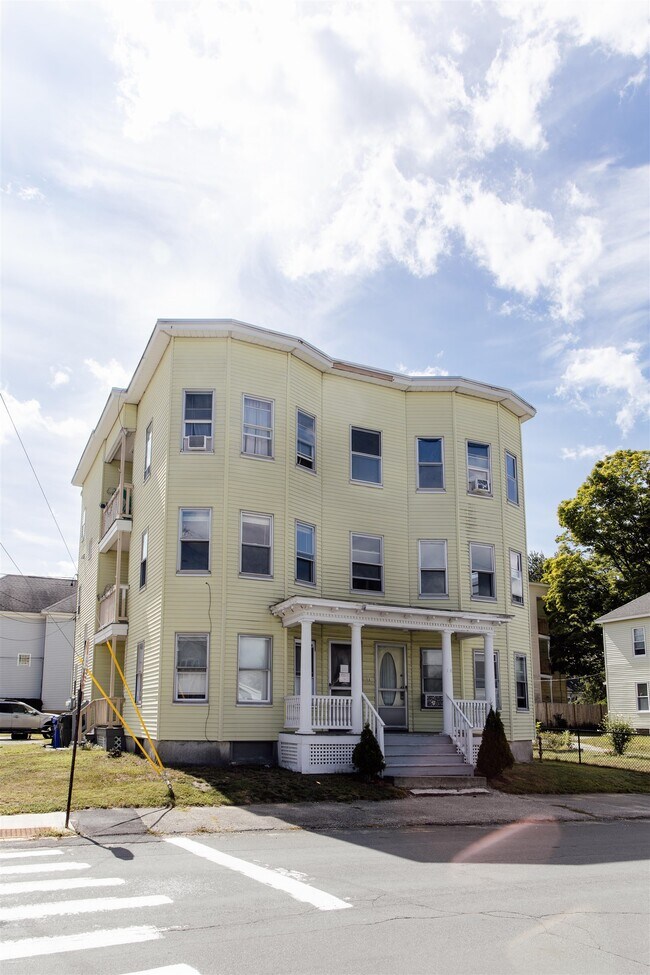 Building Photo - 139 Young St