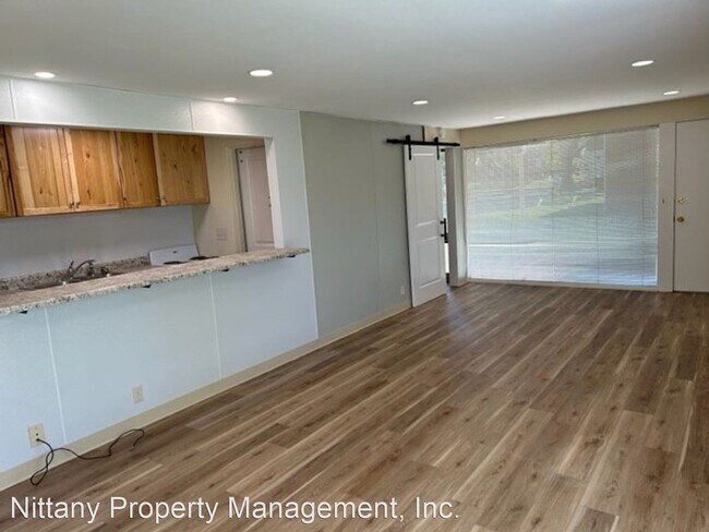 Building Photo - 1 br, 1 bath House - 250-2C S. Corl Street