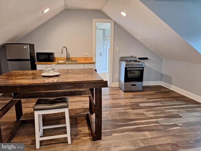 Foto del edificio - 9078 Knoll Run Ln