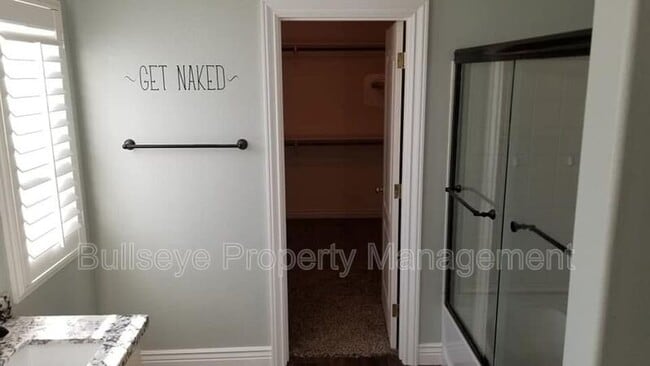 Foto del edificio - 665 E Maddison St