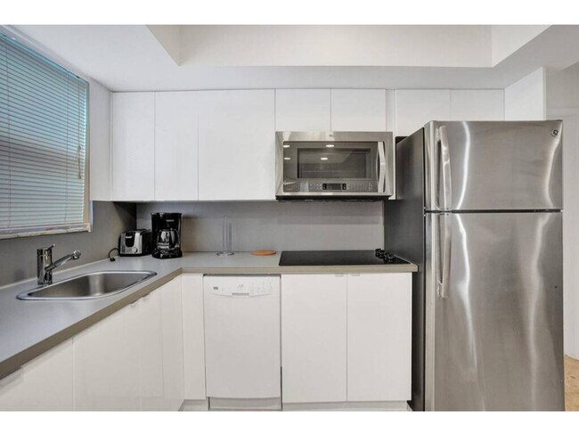 Foto del edificio - 3215 NE 7th St