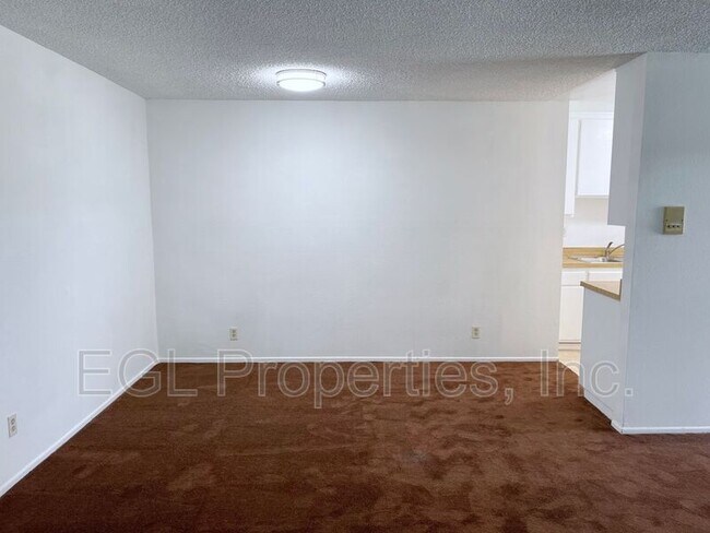 Foto del edificio - 6155 Fulton Ave
