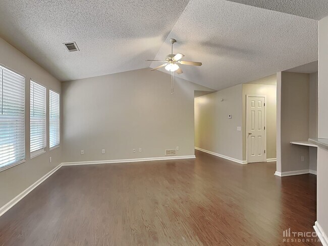 Foto del edificio - 1555 Mill Creek Rd