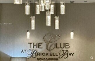 Building Photo - 1200 Brickell Bay Dr