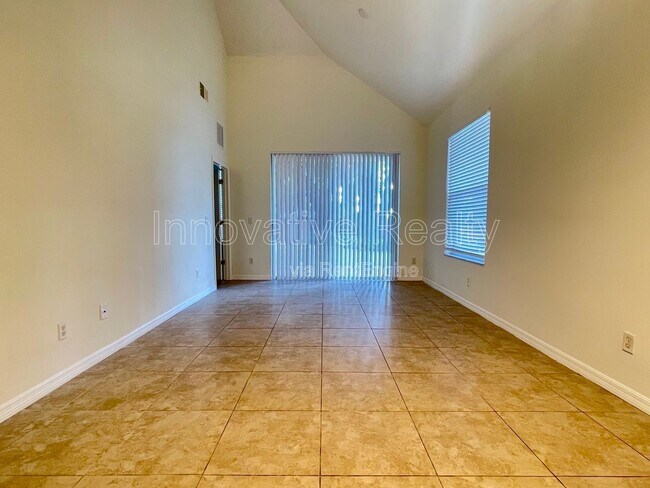 Foto del edificio - 2482 Temple Grove Ln