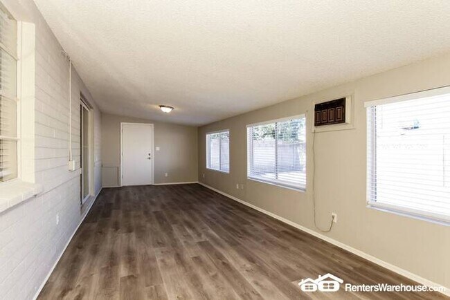 Foto del edificio - Midcentury 3 Bedroom Phoenix Home