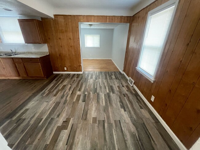 Foto del edificio - 15285 Hazelridge St