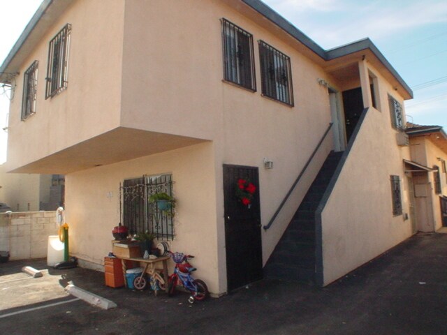 Foto del edificio - 2424 Workman St