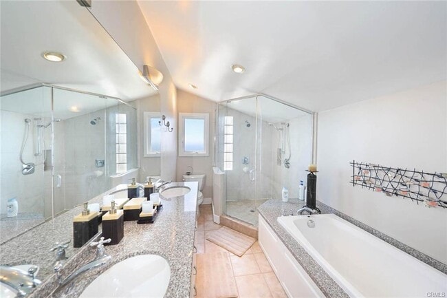 Building Photo - 661 Nyes Pl