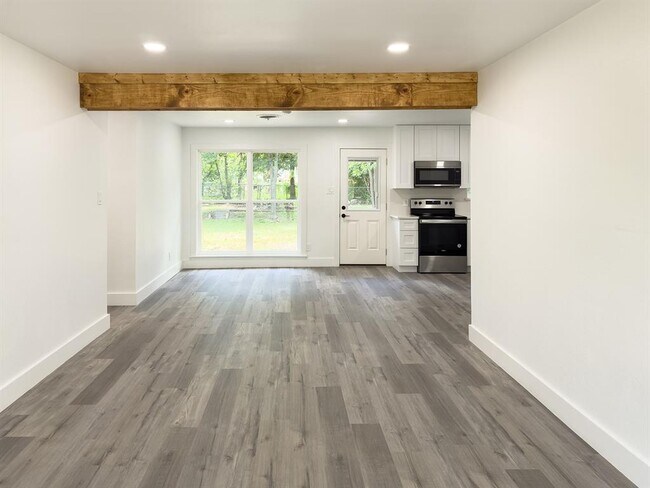Building Photo - 1006 Duvall Dr