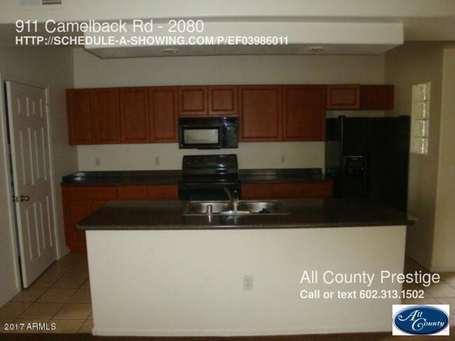 Building Photo - 911 E Camelback Rd