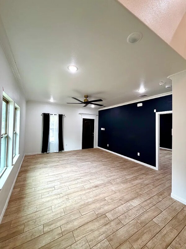 Foto del edificio - 8901 Silver Crk Rd