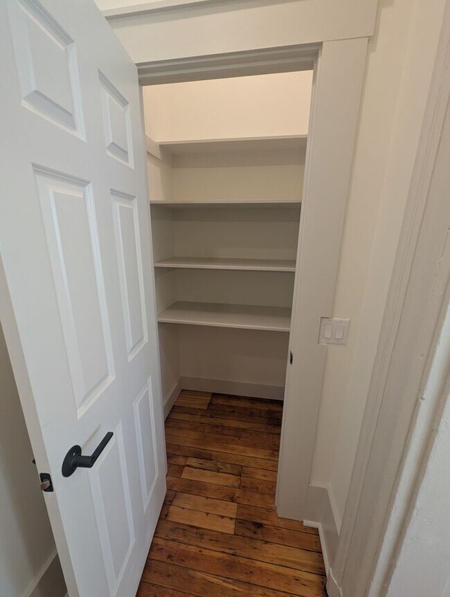 Foto del edificio - Recently Renovated 1-Bedroom, 1.5 Bath Apartment in Historic Covington