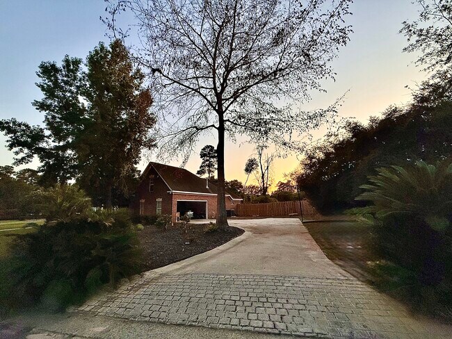 Foto del edificio - 201 Andrews Branch