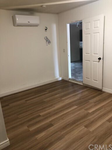 Foto del edificio - 896 W Commercial St