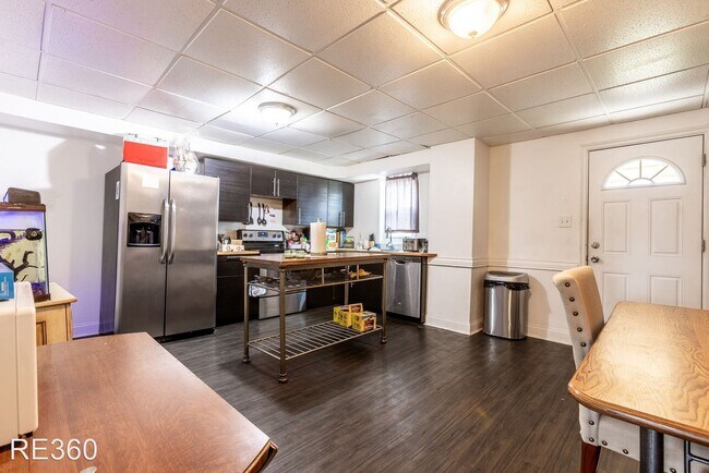 Foto del edificio - 2 br, 1 bath House - 81 Westwood Mt Washin...