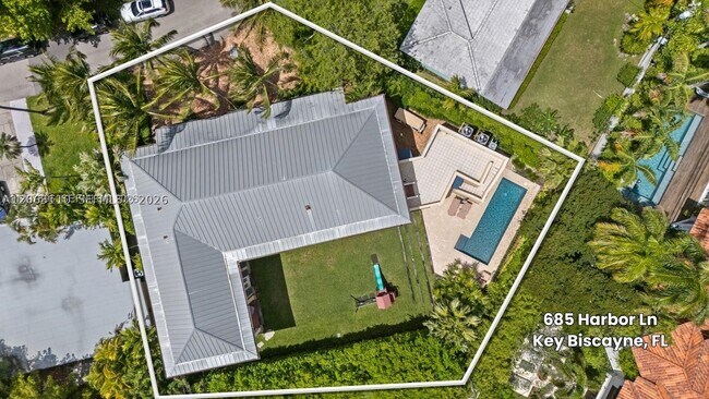 Building Photo - 685 Harbor Dr