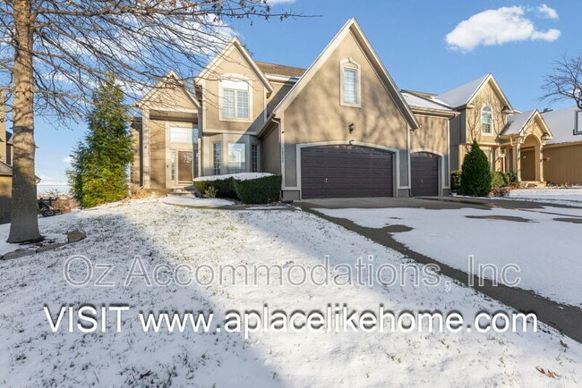 Building Photo - 14305 Robinson St