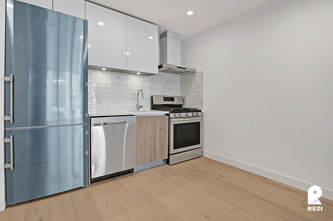 Foto del edificio - 148-37 88th Ave