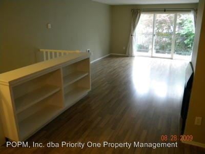 Building Photo - 1550 SE Lava Dr