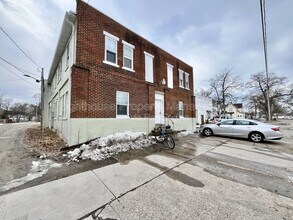 Building Photo - 273 E Forest Ave