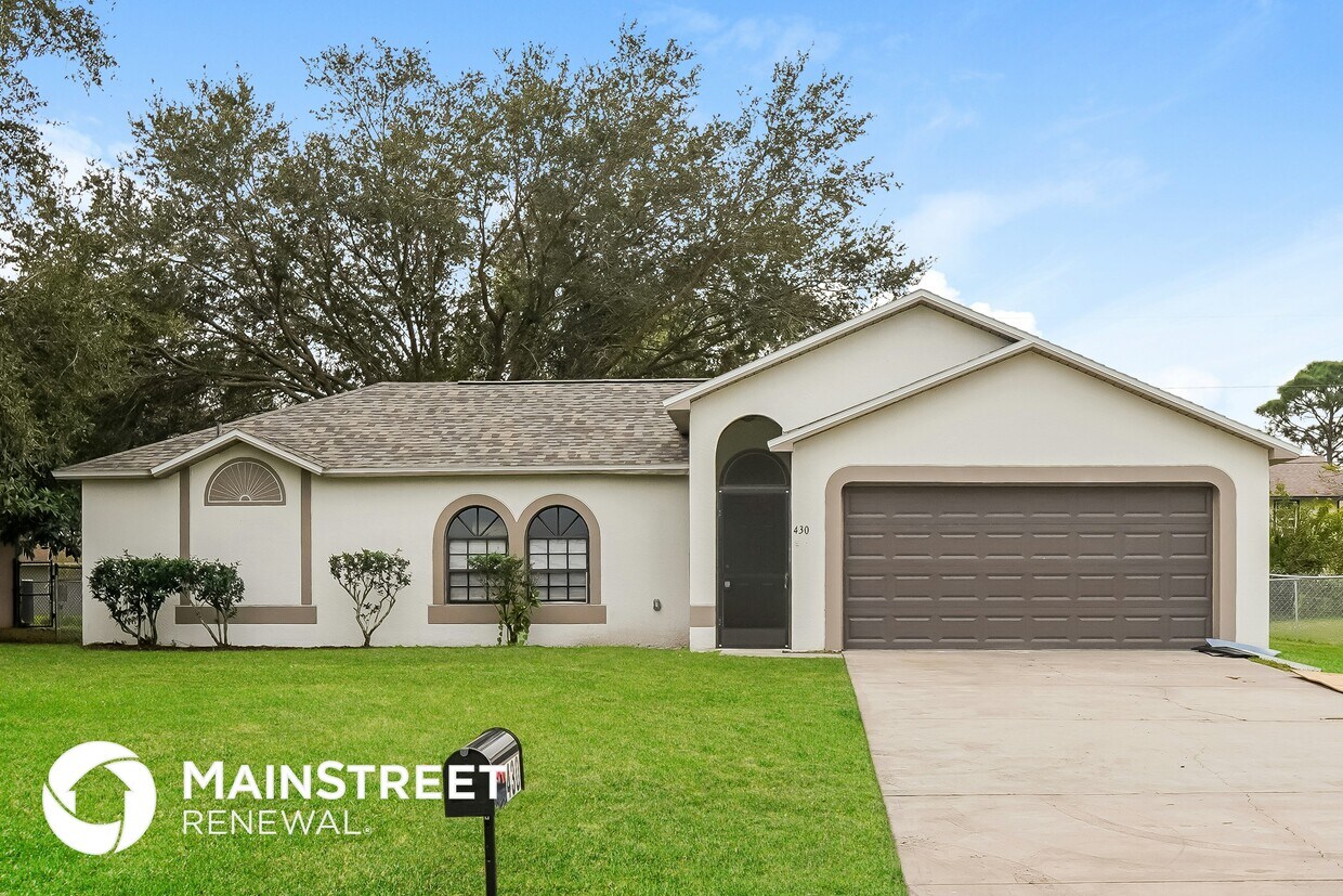 Foto principal - 430 Almansa St NE