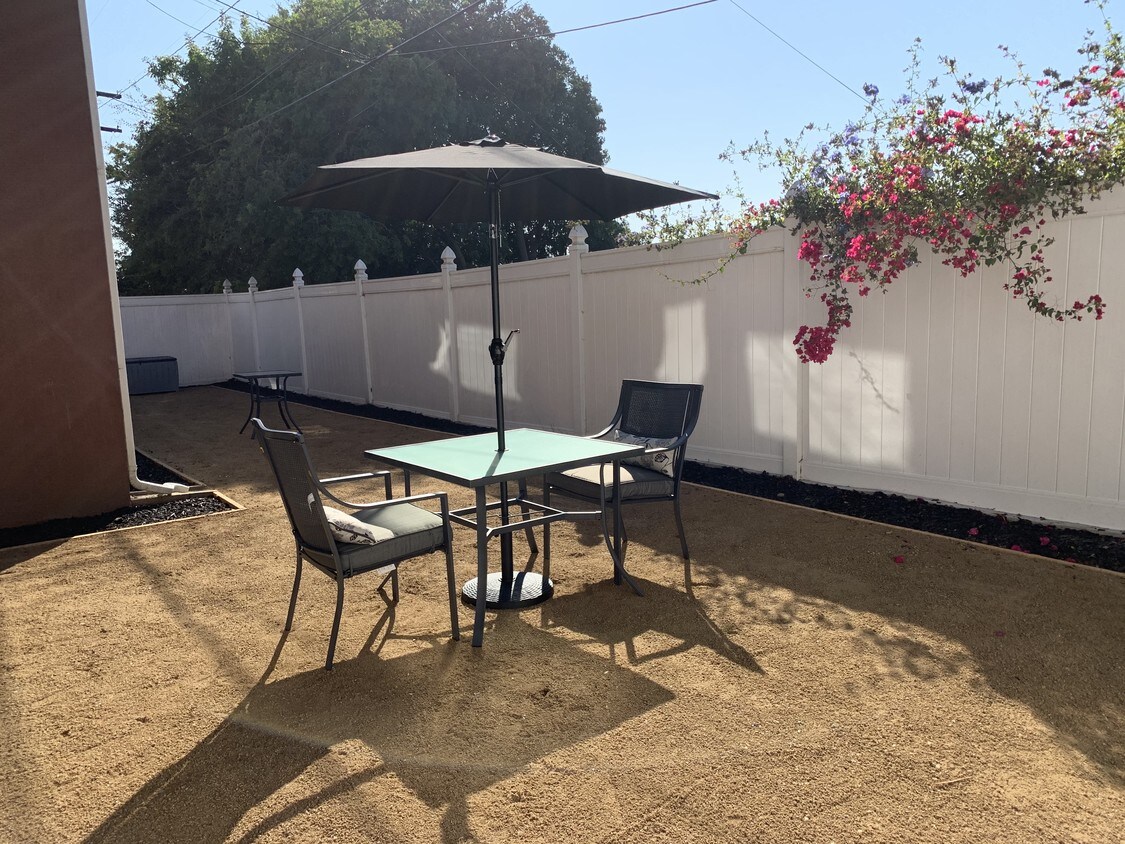 Foto principal - 9633 Crenshaw Blvd