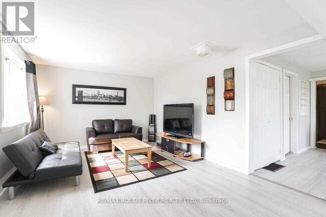 Building Photo - 1725 Spruce Hill Rd