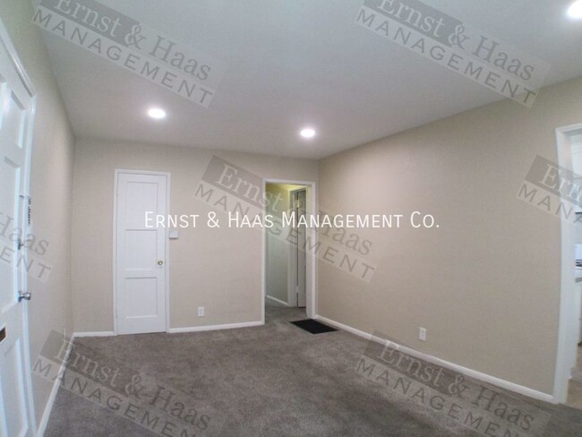 Building Photo - Lovely 1 Bedroom Apartment in Prime Bixby ...