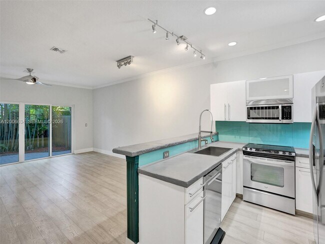 Foto del edificio - 835 NE 19th Ave