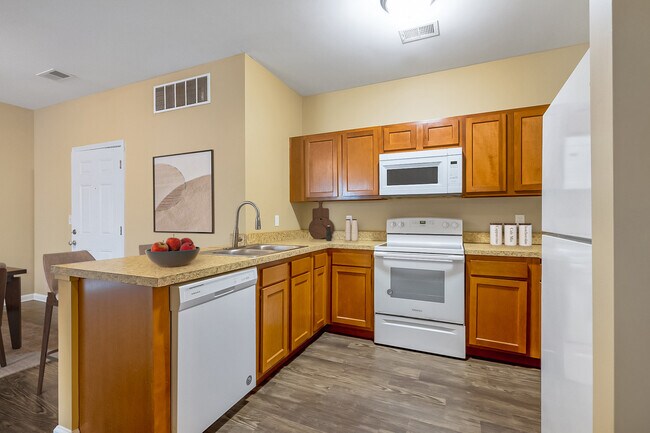 Foto del edificio - Montgomery Apartments