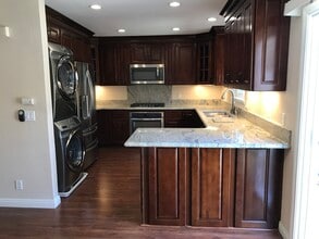 Building Photo - 9660 Durham Dr