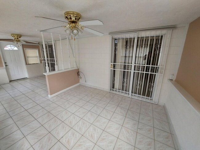 Building Photo - 713 Yucatan Ct