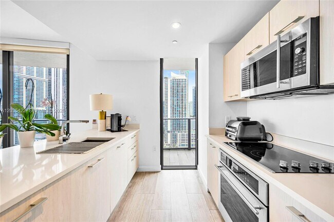Foto del edificio - 45 SW 9th St