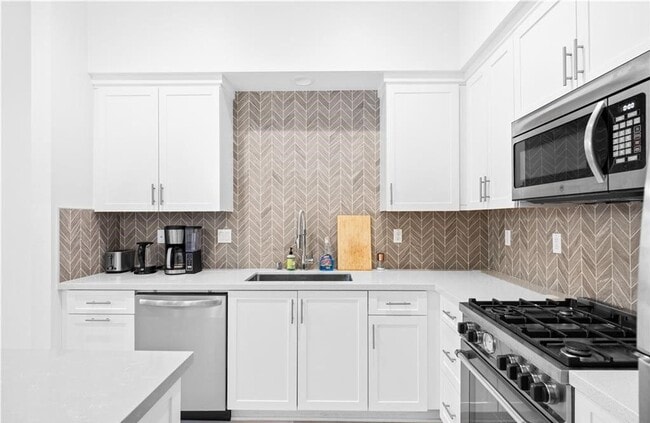 Foto del edificio - 856 Francesca Dr