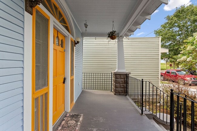 Photo - Charming New Orleans Shotgun with Historic Soul & Modern Luxury! House