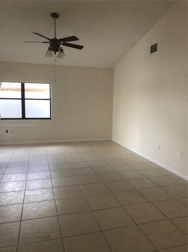 Building Photo - 15111 Brighton Ln