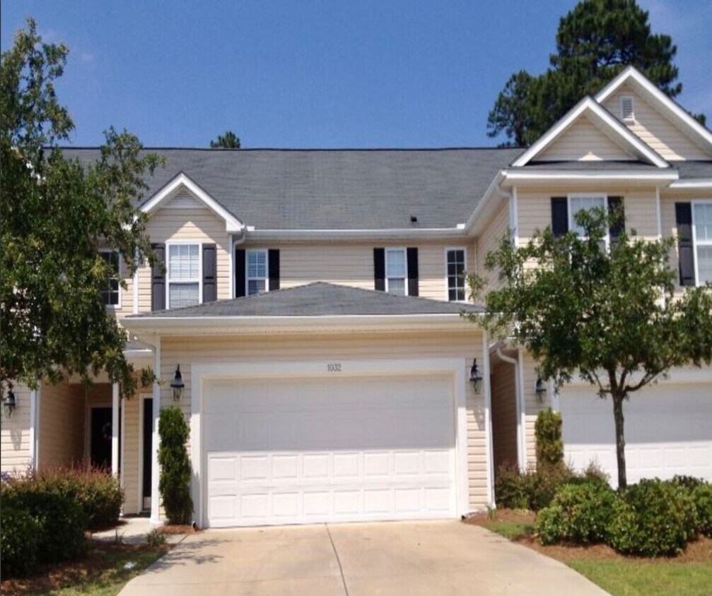 3 Bedroom/2.5 Bath Townhome with garage in Wild Wing! - 3 Bedroom/2.5 Bath Townhome with garage in Wild Wing!