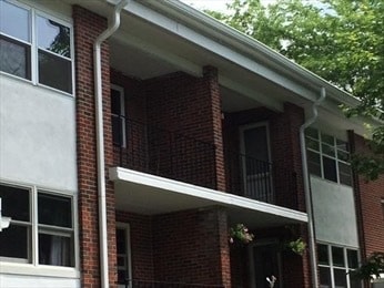 Building Photo - 34 Pleasant Dr